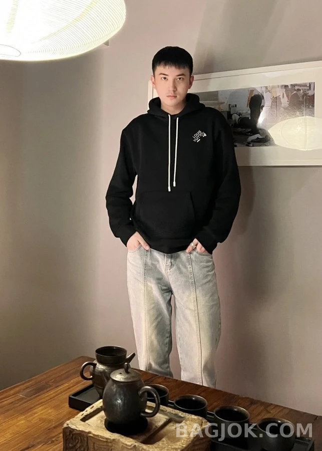 루이비통 루이비통 자수 후드티 상세 이미지