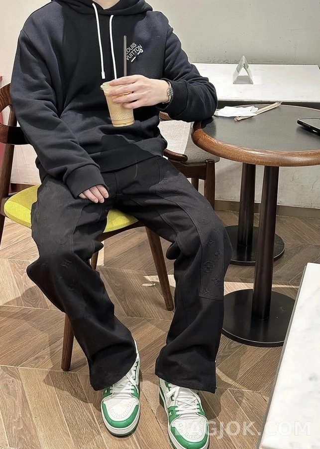 루이비통 루이비통 자수 후드티 상세 이미지