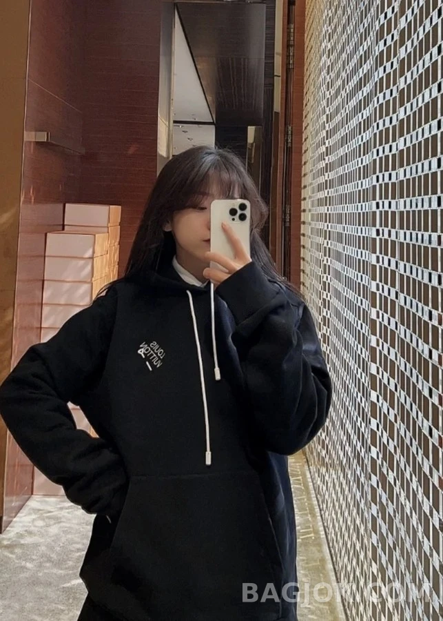 루이비통 루이비통 자수 후드티 상세 이미지