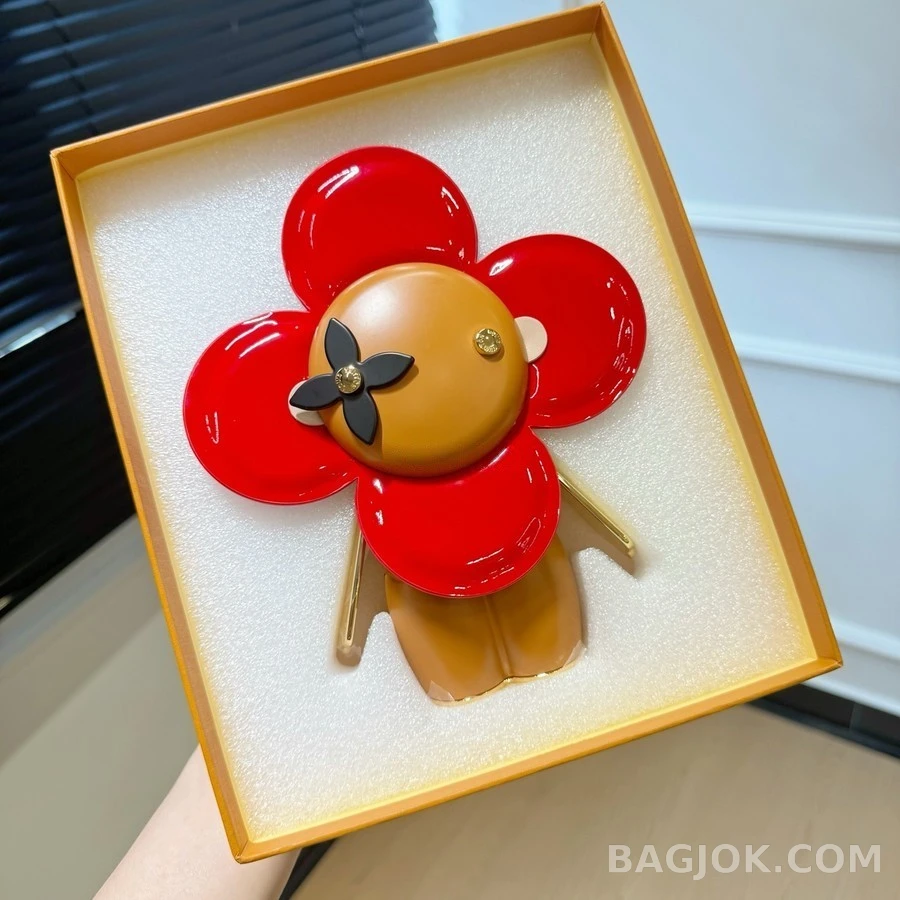 루이비통 루이비통 비비엔느 클로버 오너먼트 상세 이미지