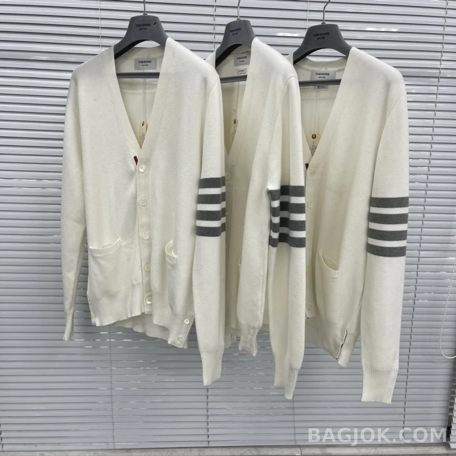 톰브라운 톰브라운 스트라이프 브이넥 가디건 상세 이미지