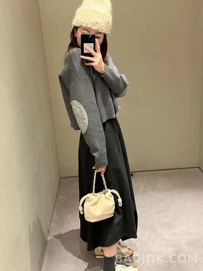 로에베 로에베 아나그램 패치 스웨트셔츠 상세 이미지