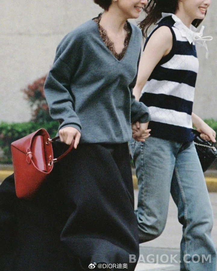 디올 디올 스트라이프 레이스 칼라 니트 베스트 상세 이미지