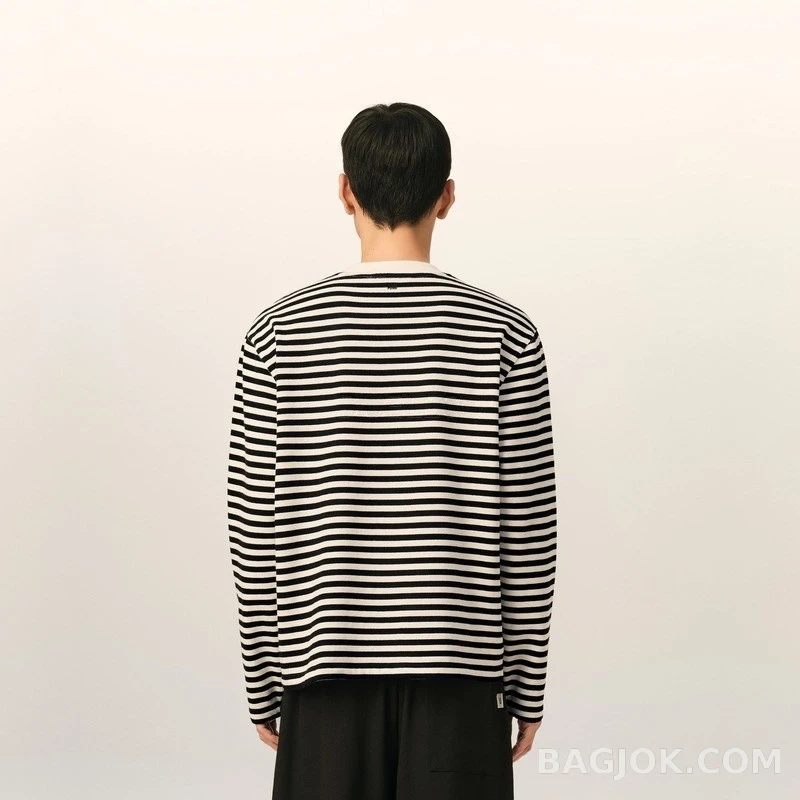 아미 아미 스트라이프 하트 로고 긴팔 티셔츠 상세 이미지