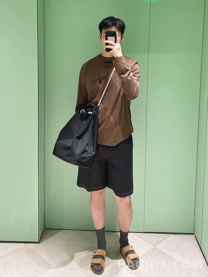 프라다 프라다 삼각형 디테일 긴팔 티셔츠 상세 이미지