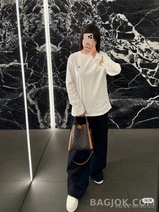 셀린느 셀린느 리브드 트리옹프 자수 긴팔 티셔츠 상세 이미지