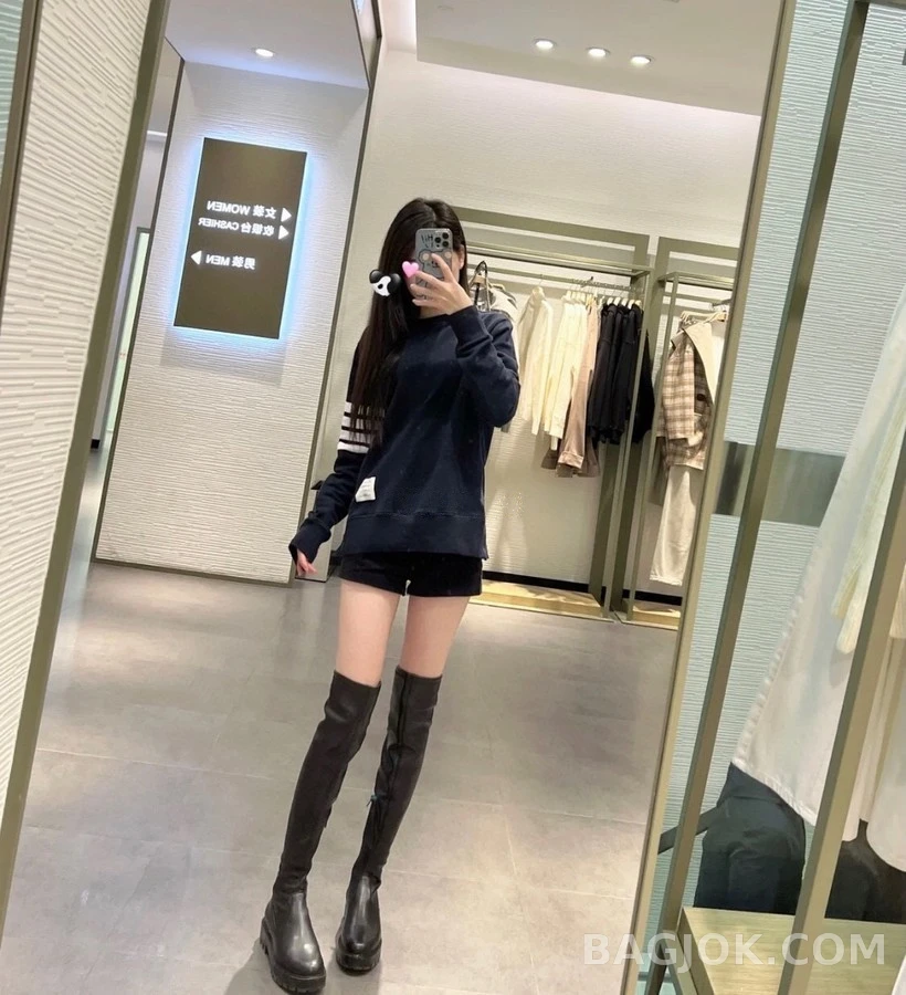 톰브라운 톰브라운 삼선 스트라이프 맨투맨 상세 이미지