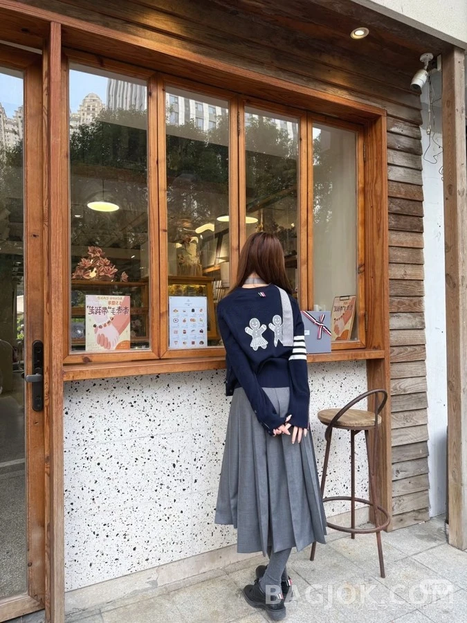 톰브라운 톰브라운 진저브레드 니트 스웨터 상세 이미지