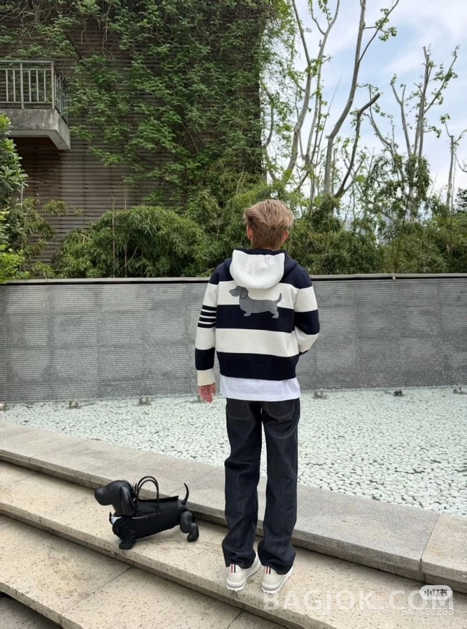 톰브라운 톰브라운 스트라이프 후드티 상세 이미지