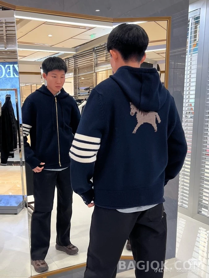 톰브라운 톰브라운 말 패턴 후드 니트 상세 이미지