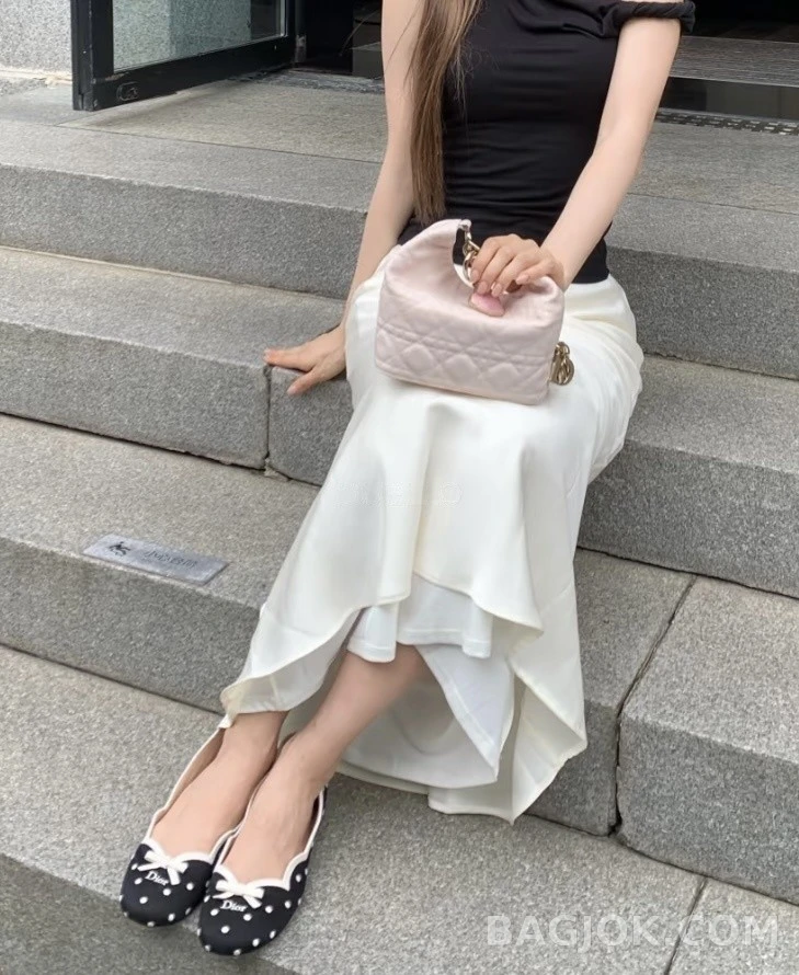 디올 디올 물방울무늬 리본 발레리나 플랫 상세 이미지