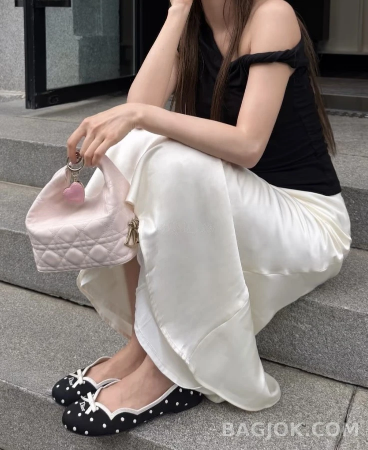 디올 디올 물방울무늬 리본 발레리나 플랫 상세 이미지