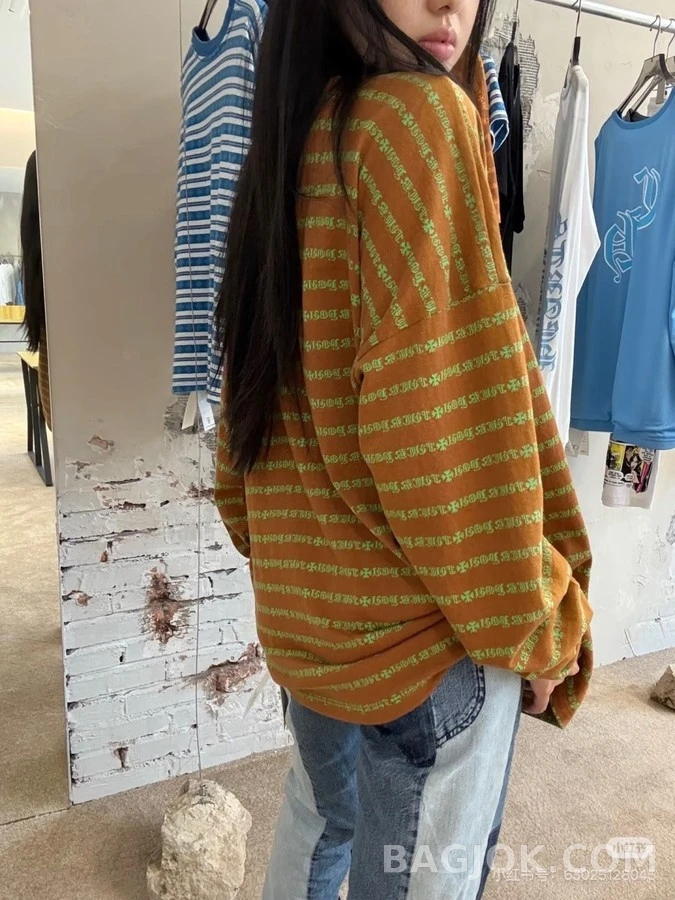 크롬하츠 크롬하츠 십자가 패턴 긴팔 폴로 티셔츠 상세 이미지