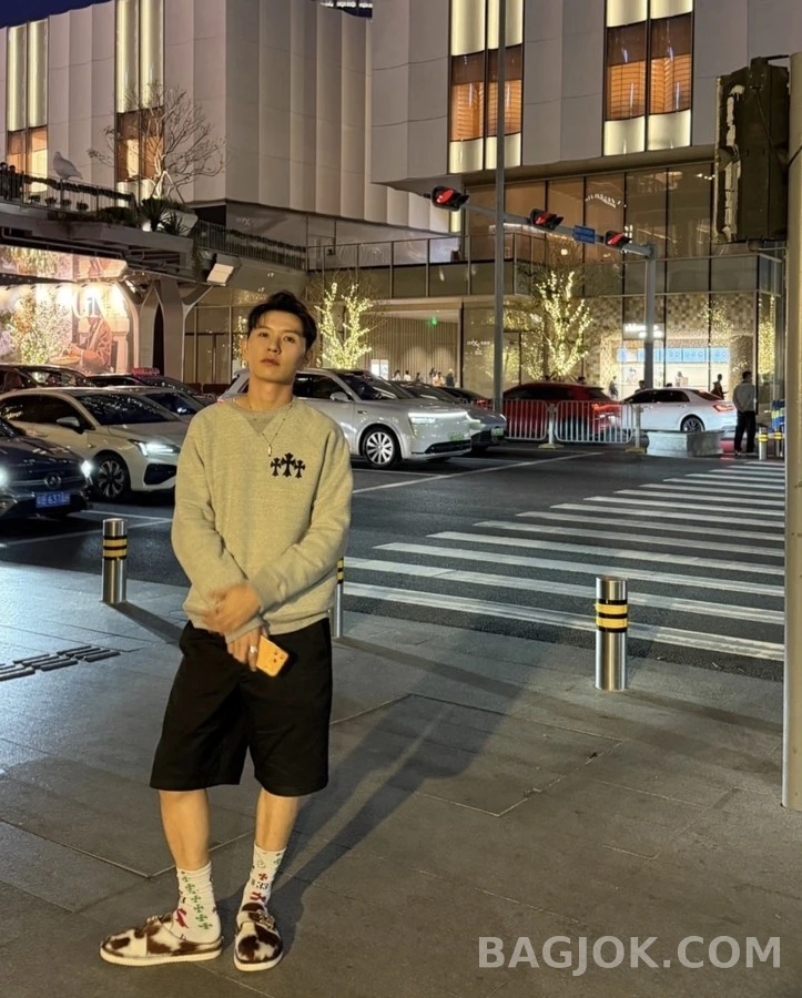 크롬하츠 크롬하츠 CH 로고 자수 맨투맨 상세 이미지