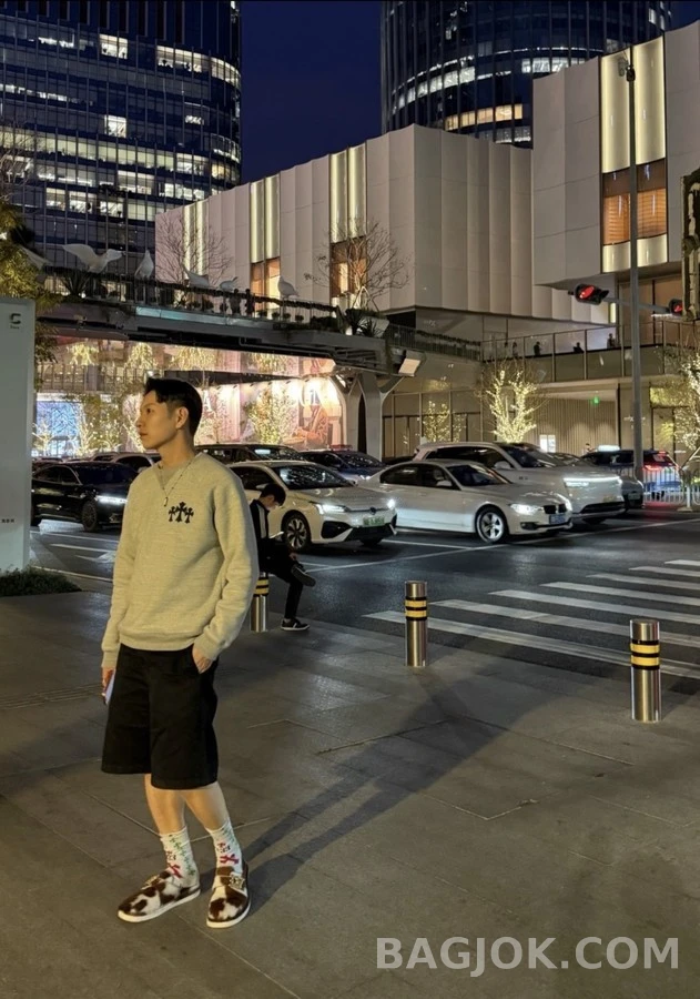 크롬하츠 크롬하츠 CH 로고 자수 맨투맨 상세 이미지