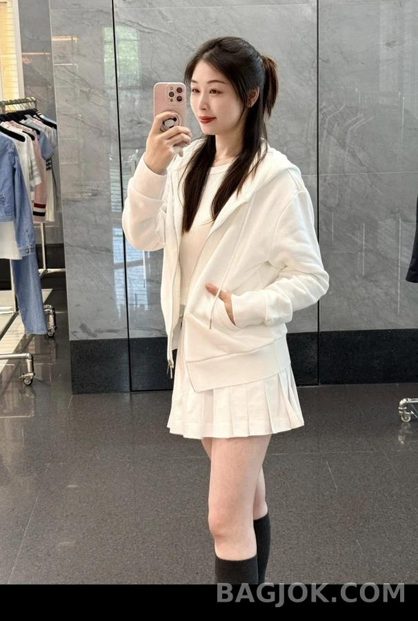 톰브라운 톰브라운 강아지 하트 자수 후드 집업 상세 이미지