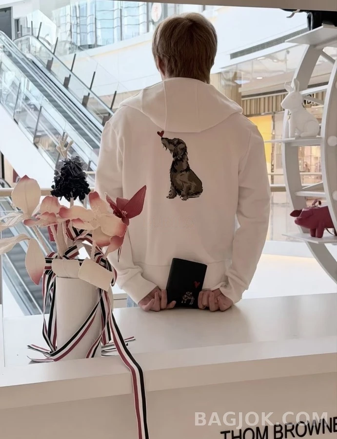 톰브라운 톰브라운 강아지 하트 자수 후드 집업 상세 이미지