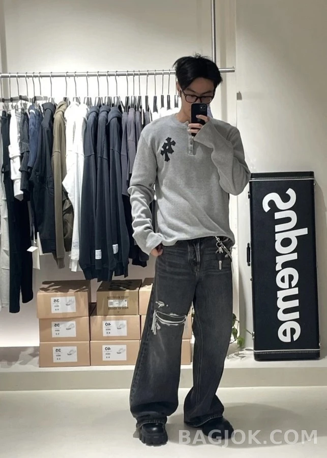 크롬하츠 크롬하츠 크로스 패치 헨리넥 긴팔 티셔츠 상세 이미지