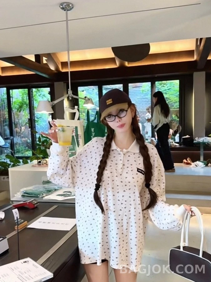 미우미우 미우미우 플라워 와플 폴로 긴팔 티셔츠 상세 이미지