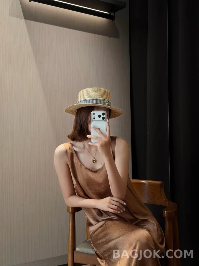 미우미우 미우미우 레터링 스트라이프 평탑 라피아 햇 상세 이미지