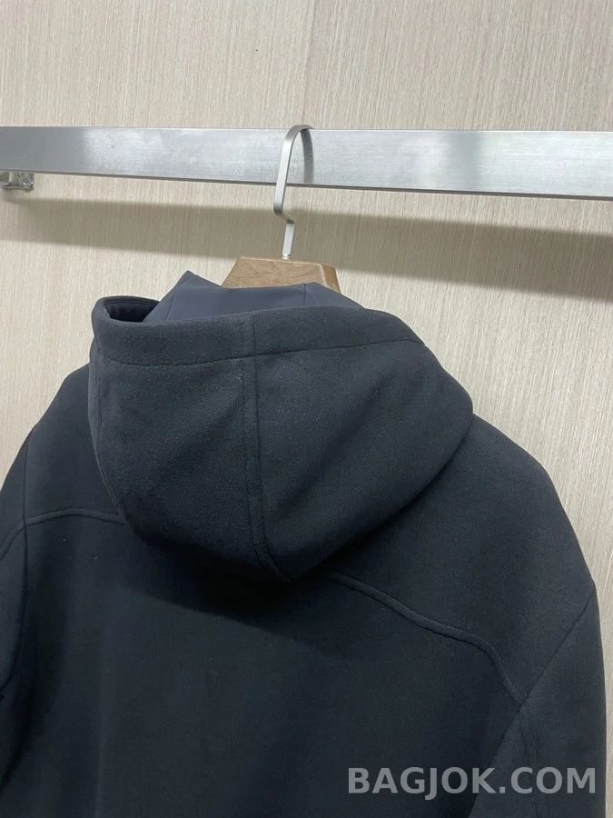 프라다 프라다 양모 혼방 라인 후드 집업 상세 이미지