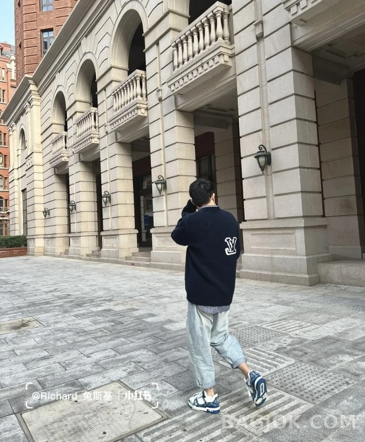 루이비통 루이비통 로고 테디 니트 상세 이미지