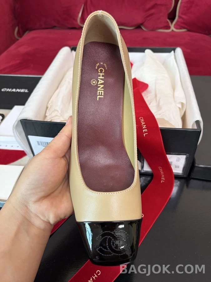 샤넬 샤넬 투톤 블록힐 펌프스 상세 이미지