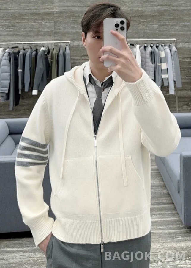 톰브라운 톰브라운 4바 자수 후드 집업 상세 이미지