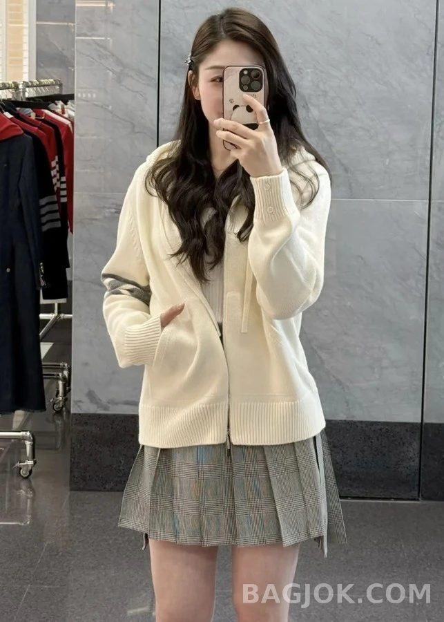 톰브라운 톰브라운 4바 자수 후드 집업 상세 이미지