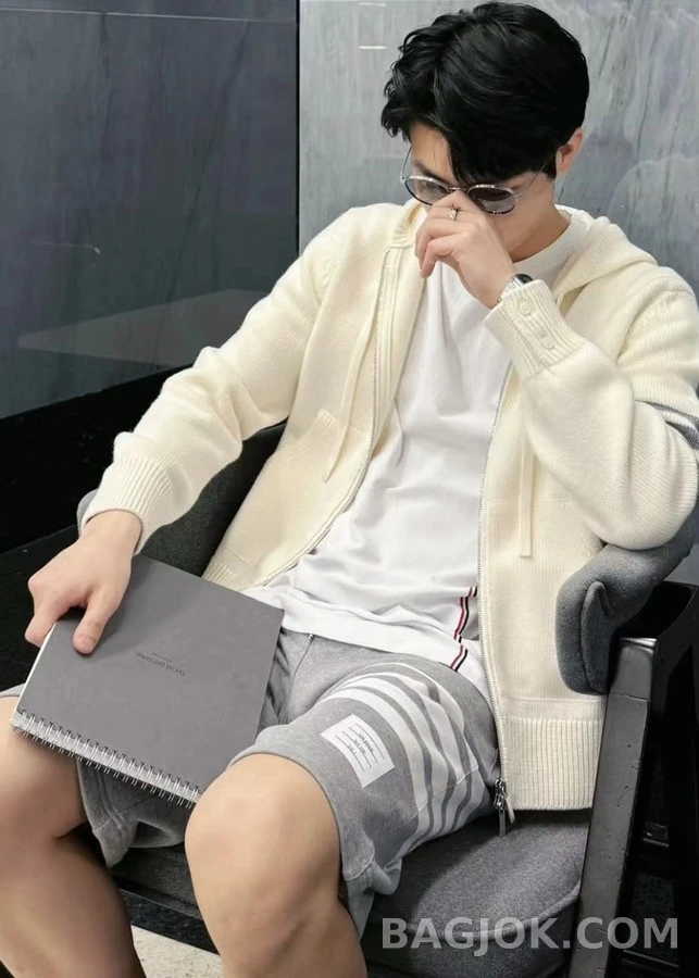 톰브라운 톰브라운 4바 자수 후드 집업 상세 이미지