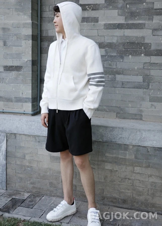톰브라운 톰브라운 4바 자수 후드 집업 상세 이미지