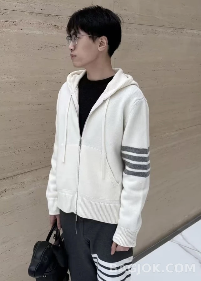 톰브라운 톰브라운 4바 자수 후드 집업 상세 이미지