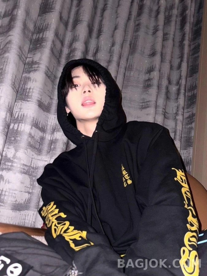 크롬하츠 크롬하츠 고딕 로고 후드 티셔츠 상세 이미지