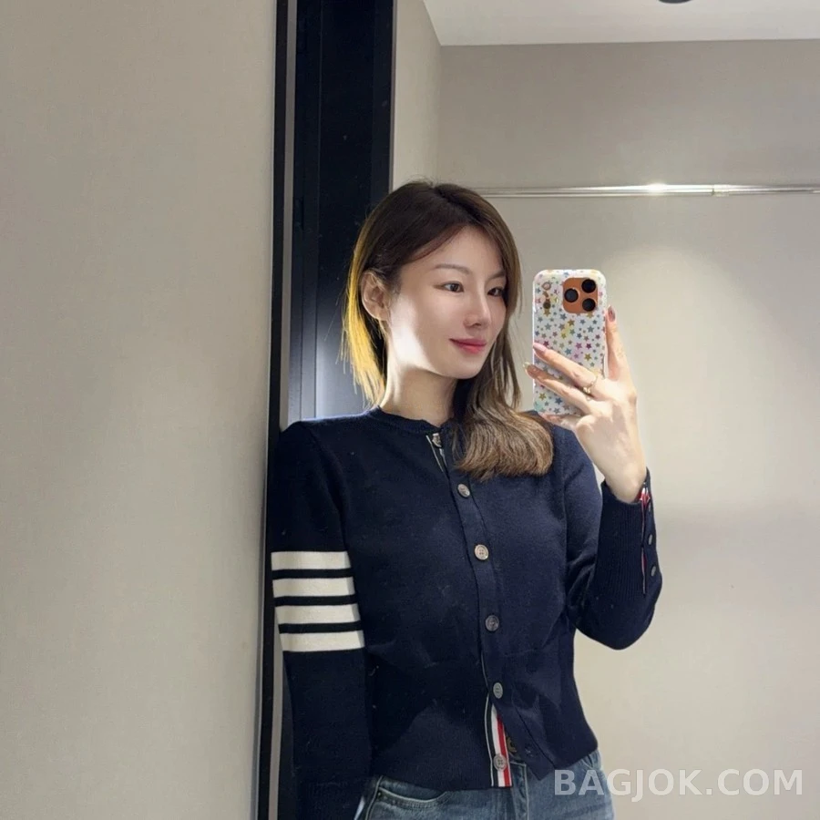 톰브라운 톰브라운 트리컬러 스트라이프 니트 가디건 상세 이미지