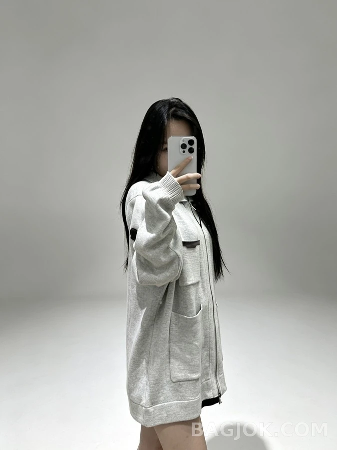 몽클레어 몽클레어 가죽 라벨 포켓 니트 집업 상세 이미지