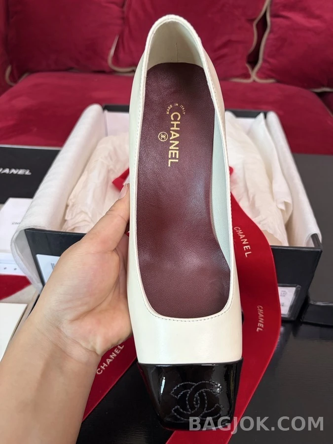 샤넬 샤넬 투톤 캡 토 펌프스 상세 이미지