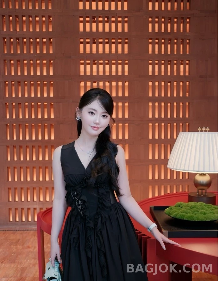 샤넬 샤넬 더블 C 파베 이어링 상세 이미지