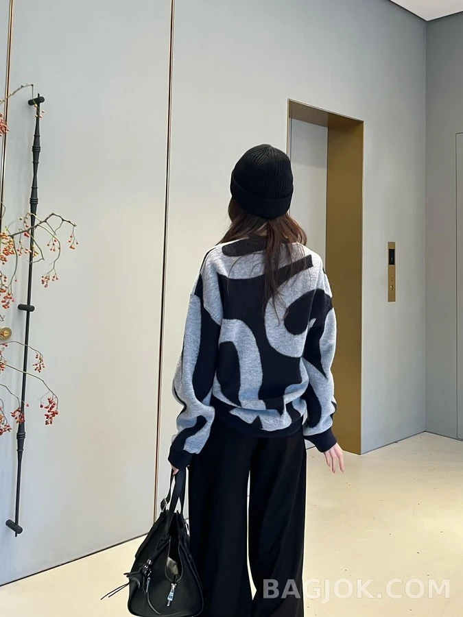 로에베 로에베 아나그램 자카드 니트 상세 이미지