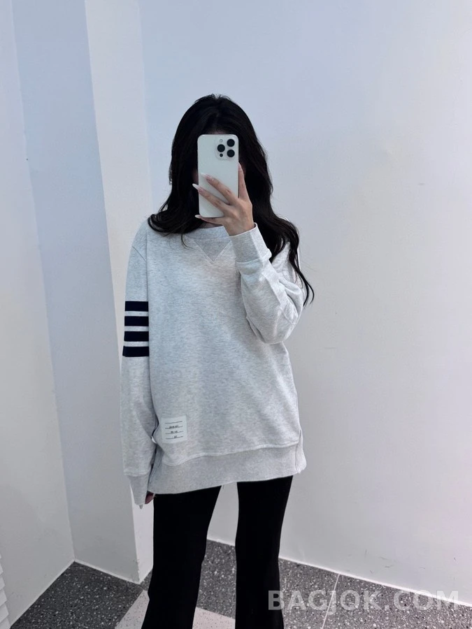 톰브라운 톰브라운 4선 맨투맨 상세 이미지