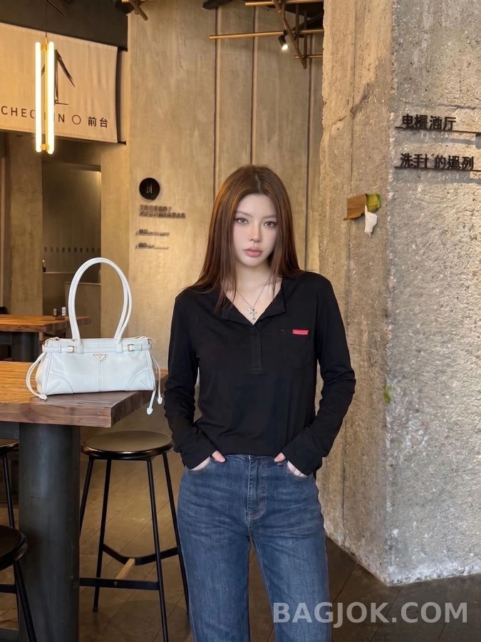 프라다 프라다 헨리넥 긴팔 티셔츠 상세 이미지
