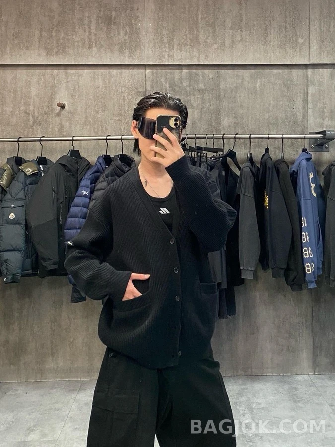 발렌시아가 발렌시아가 리브드 슬리브 라벨 가디건 상세 이미지