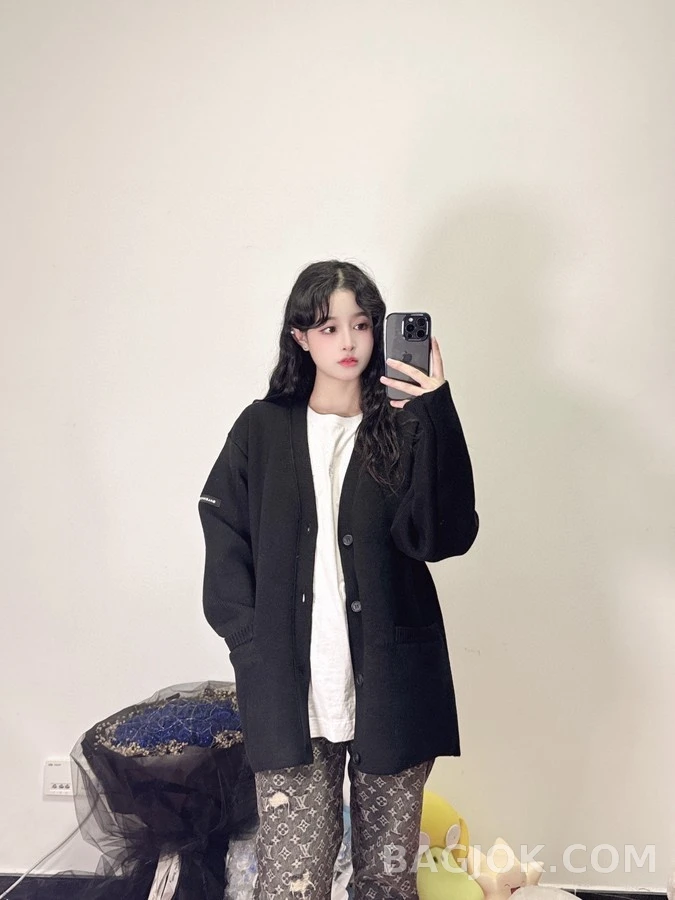 발렌시아가 발렌시아가 리브드 슬리브 라벨 가디건 상세 이미지