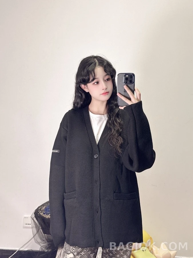 발렌시아가 발렌시아가 리브드 슬리브 라벨 가디건 상세 이미지