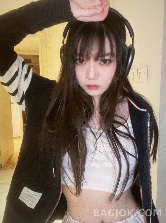 톰브라운 톰브라운 사선 스트라이프 후드 집업 상세 이미지