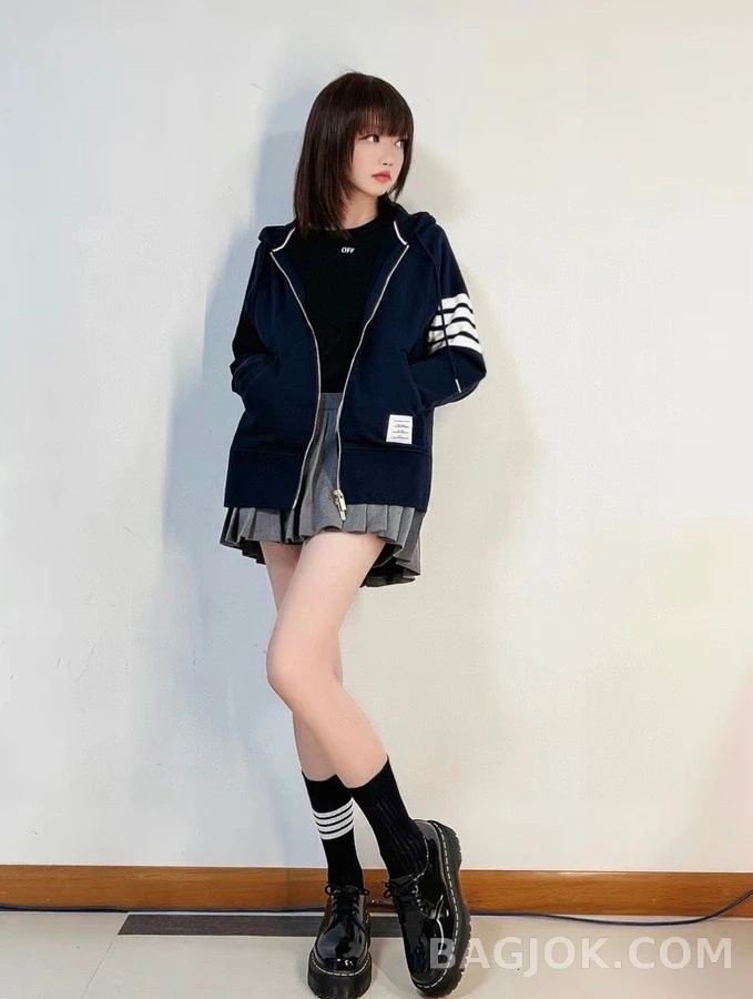 톰브라운 톰브라운 사선 스트라이프 후드 집업 상세 이미지