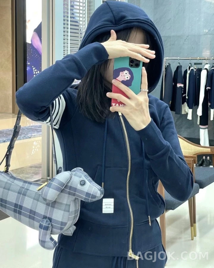 톰브라운 톰브라운 사선 스트라이프 후드 집업 상세 이미지