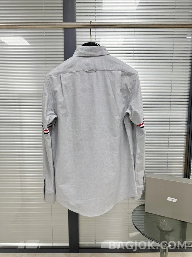 톰브라운 톰브라운 4선 완장 긴팔 셔츠 상세 이미지
