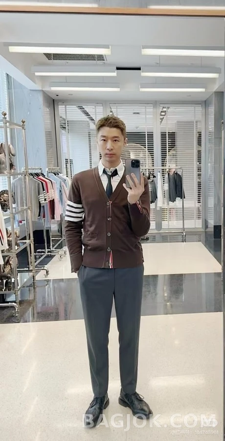 톰브라운 톰브라운 쉘 자수 4선 니트 집업 상세 이미지
