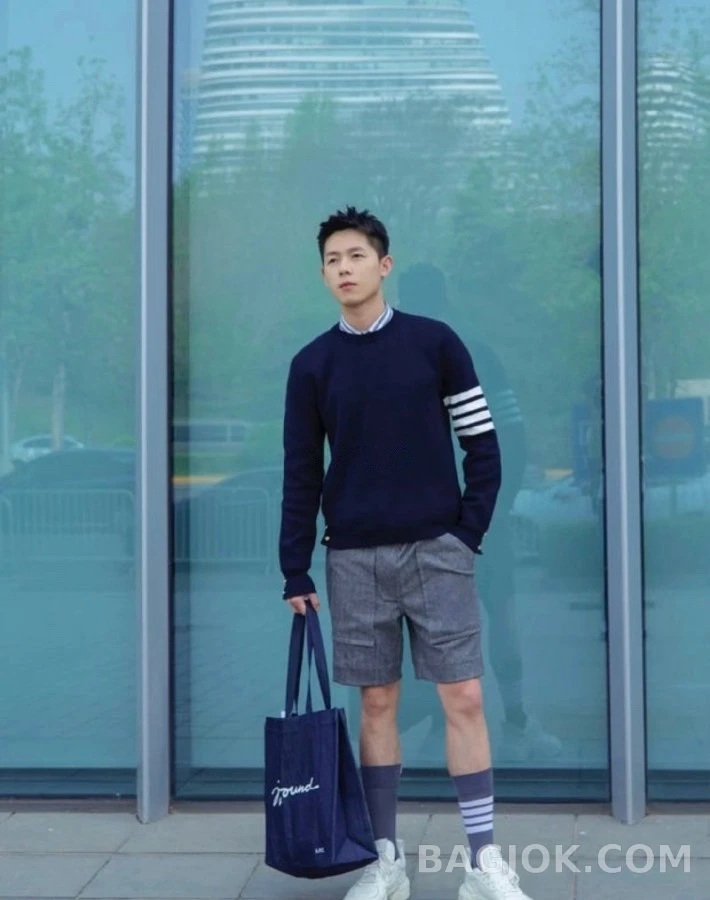 톰브라운 톰브라운 쉘 자수 4선 니트 집업 상세 이미지