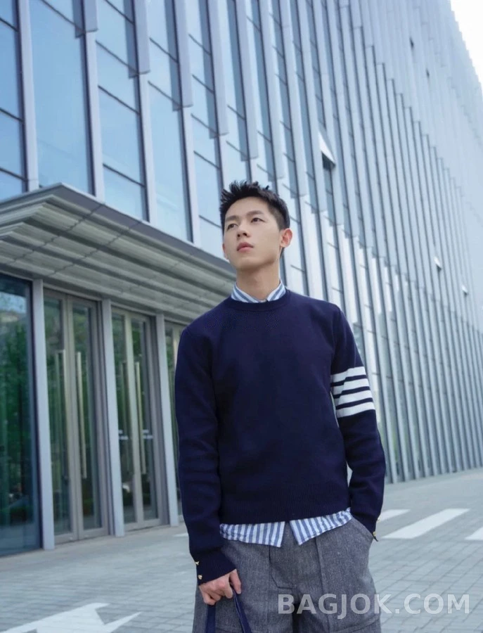 톰브라운 톰브라운 쉘 자수 4선 니트 집업 상세 이미지